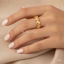 Anillo dorado abierto, banda de corazones