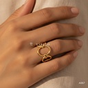 Anillo dorado abierto, eslabones circulares entrelazados