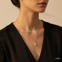 Collar dorado, eslabones planos con flor de circonias