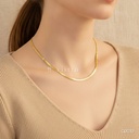 Collar dorado, serpiente plana de 3 mm con estrellas grabadas