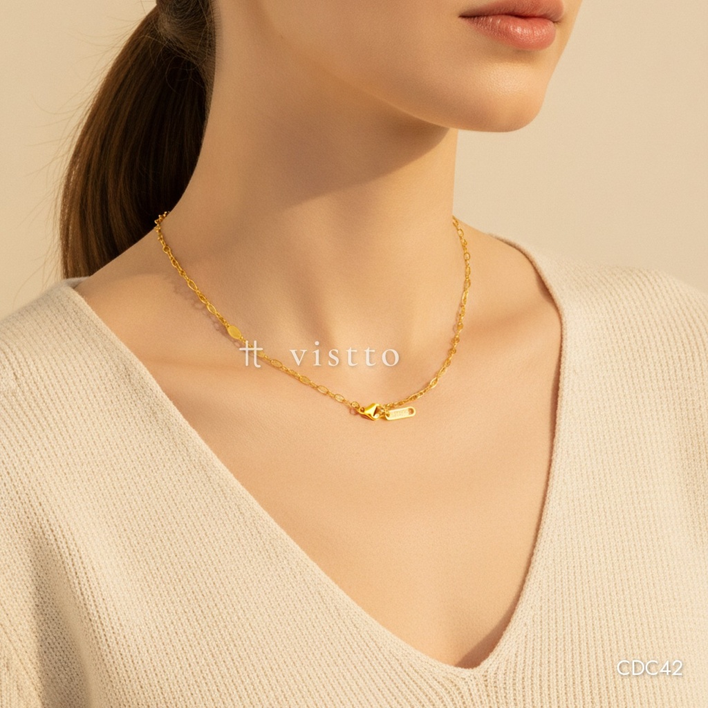 Collar dorado, eslabones ovalados alternados con ochos