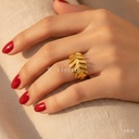 Anillo dorado abierto, dos hojas de palma caladas