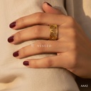 Anillo dorado abierto, calado con hoja de palma