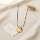 Collar dorado de cadena de serpiente fina con dije de corazón abombado liso