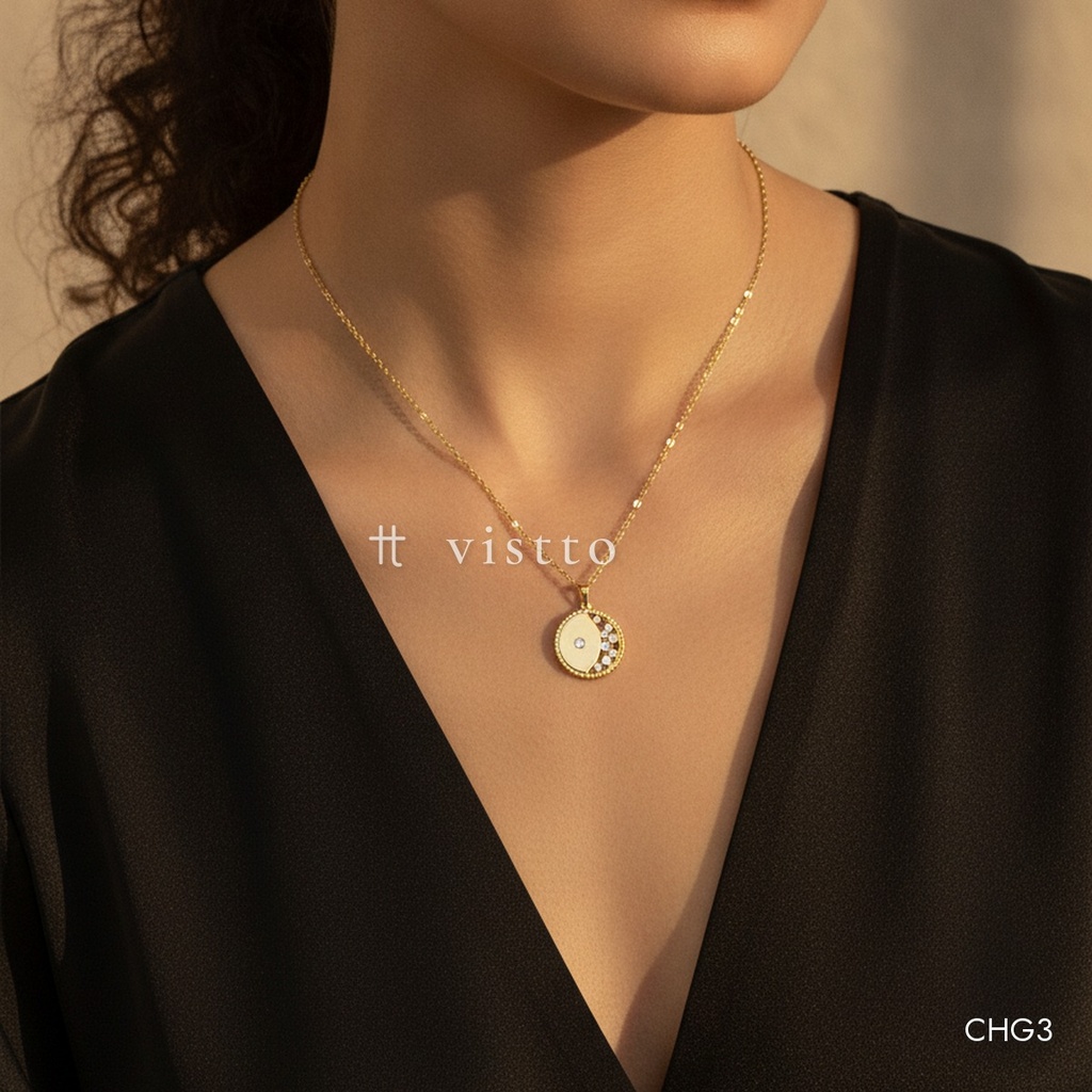 [CHG3] Collar dorado, medallón circular de luna con circonias