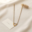 Collar dorado, cadena fina con corazón abombado y circonia