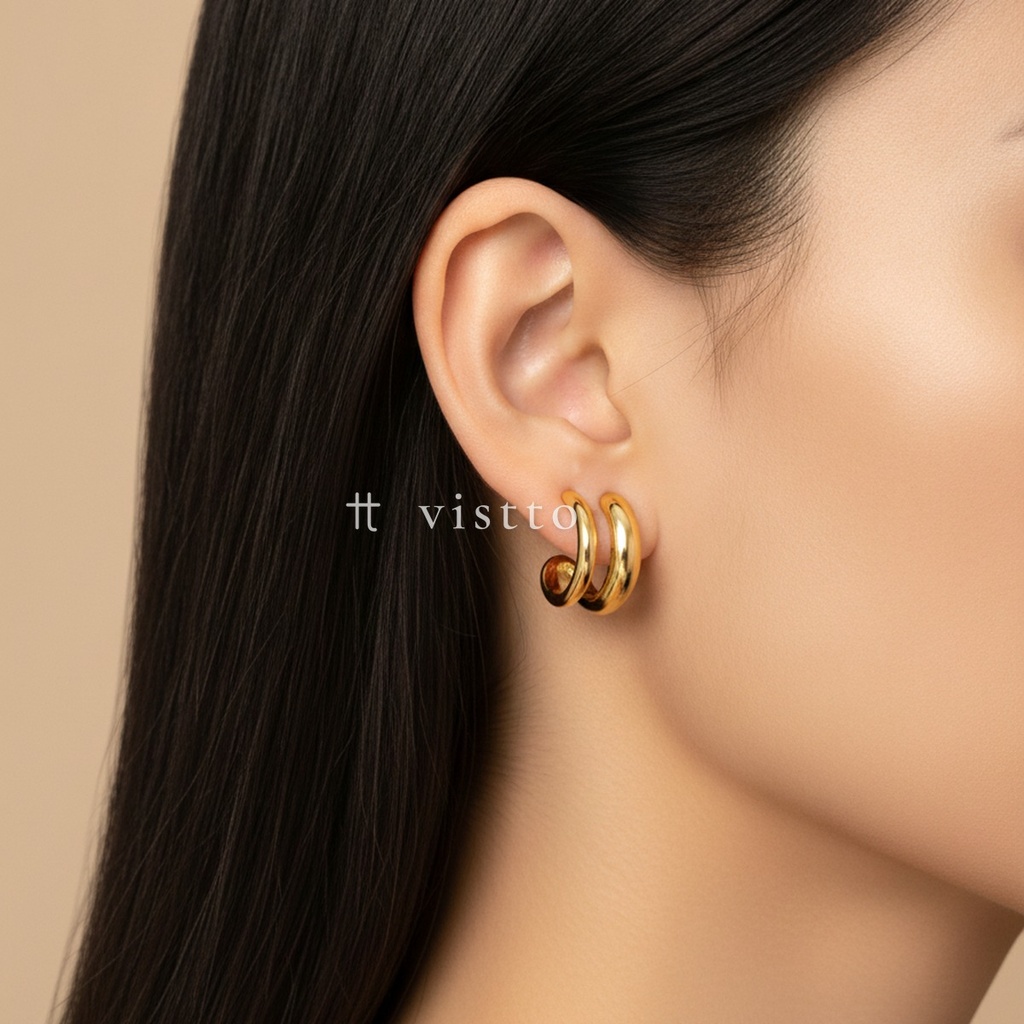 Earcuff dorado de doble banda en C, con una banda ancha y otra fina, liso y de ajuste a presión