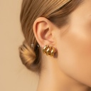 Earcuff dorado de tres bandas anchas paralelas y abiertas, liso y de ajuste a presión