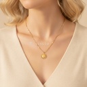Collar dorado de cadena figaro con dije de sol de rayos calados y centro liso