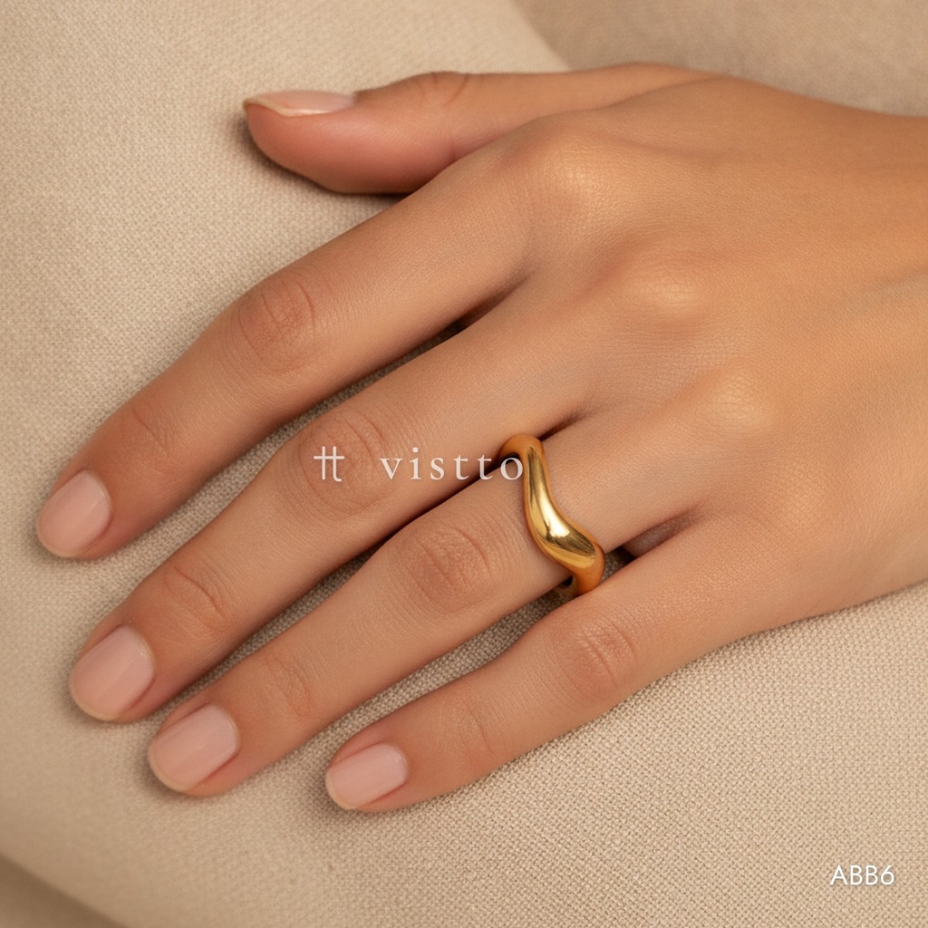 [ABB6] Anillo dorado abierto, ondulado, liso y brillante