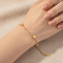 Pulsera dorada, cadena barbada fina con cuatro corazones