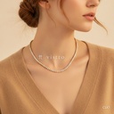 Collar dorado tipo tennis, línea de circonias de 3 mm